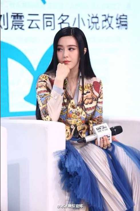 Cô cho biết: 'Tôi rất tâm đắc. Đây là lần đầu tiên tôi làm xấu mình đến thế, nhưng rất xứng đáng. Tôi nghĩ Lý Tuyết Liên là phụ nữ mạnh mẽ. Những gì cô ấy dám làm không phải ai cũng có thể làm được. Tôi nể phục cô ấy – đó là lý do tôi nhận lời tham gia khi được đạo diễn đưa kịch bản'.