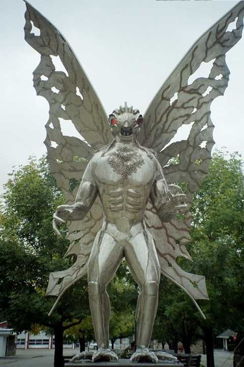 Tượng người bướm (mothman) ở Point Pleasant Tượng người bướm (mothman) ở Point Pleasant