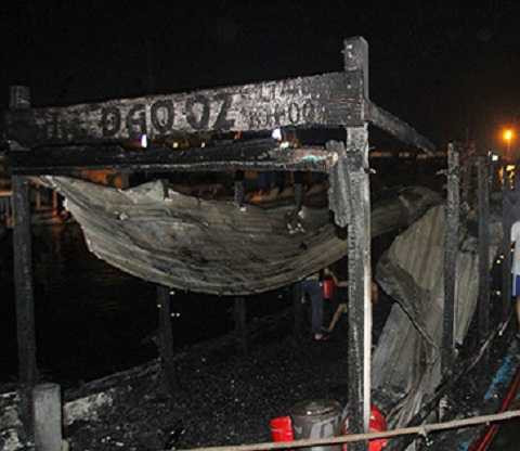 Tàu Hải Đảo 2 bị cháy gần như hoàn toàn