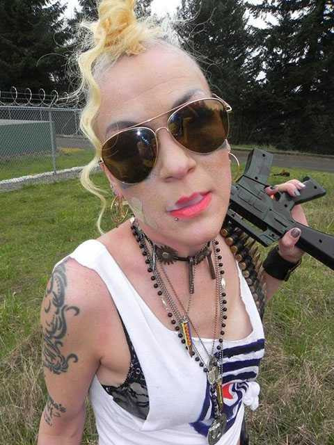 Lối sống thác loạn theo kiểu của nhiều thanh niên Mỹ của cháu gái Stalin khiến những người Cộng sản Nga tức giận (ảnh: Sputnik) Lối sống thác loạn theo kiểu của nhiều thanh niên Mỹ của cháu gái Stalin khiến những người Cộng sản Nga tức giận (ảnh: Sputnik)