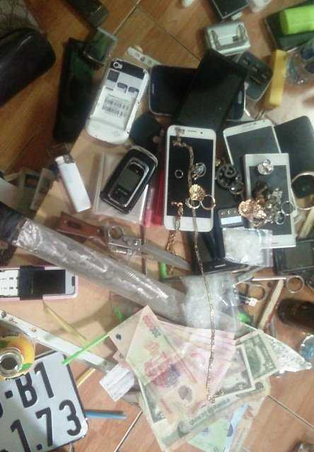 Tang vật cơ quan công an thu giữ tại các phòng của khách sạn