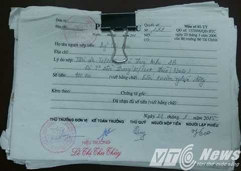 Số phiếu thu này (liên 3) được các bậc phụ huynh nộp lại cho Ban giám hiệu vì trước đó bà Quý đã hủy toàn bộ phiếu thu do các bậc phụ huynh đã nộp tiền ăn cho bà Quý Số phiếu thu này (liên 3) được các bậc phụ huynh nộp lại cho Ban giám hiệu vì trước đó bà Quý đã hủy toàn bộ phiếu thu do các bậc phụ huynh đã nộp tiền ăn cho bà Quý