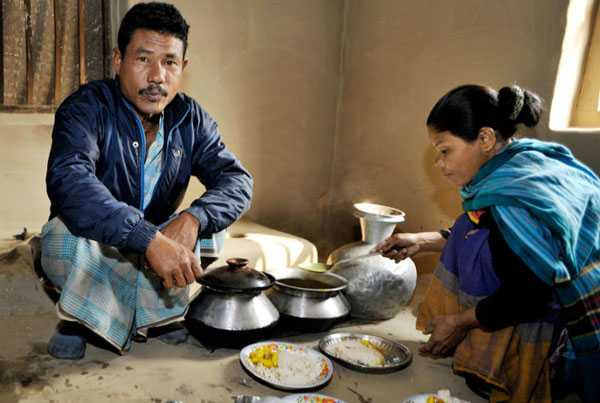 Orola cùng chồng và cũng là cha dượng của mình