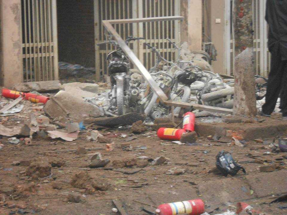 Nổ kinh hoàng ở Văn Phú: 2 mẹ con đi giao trứng chết thương tâm