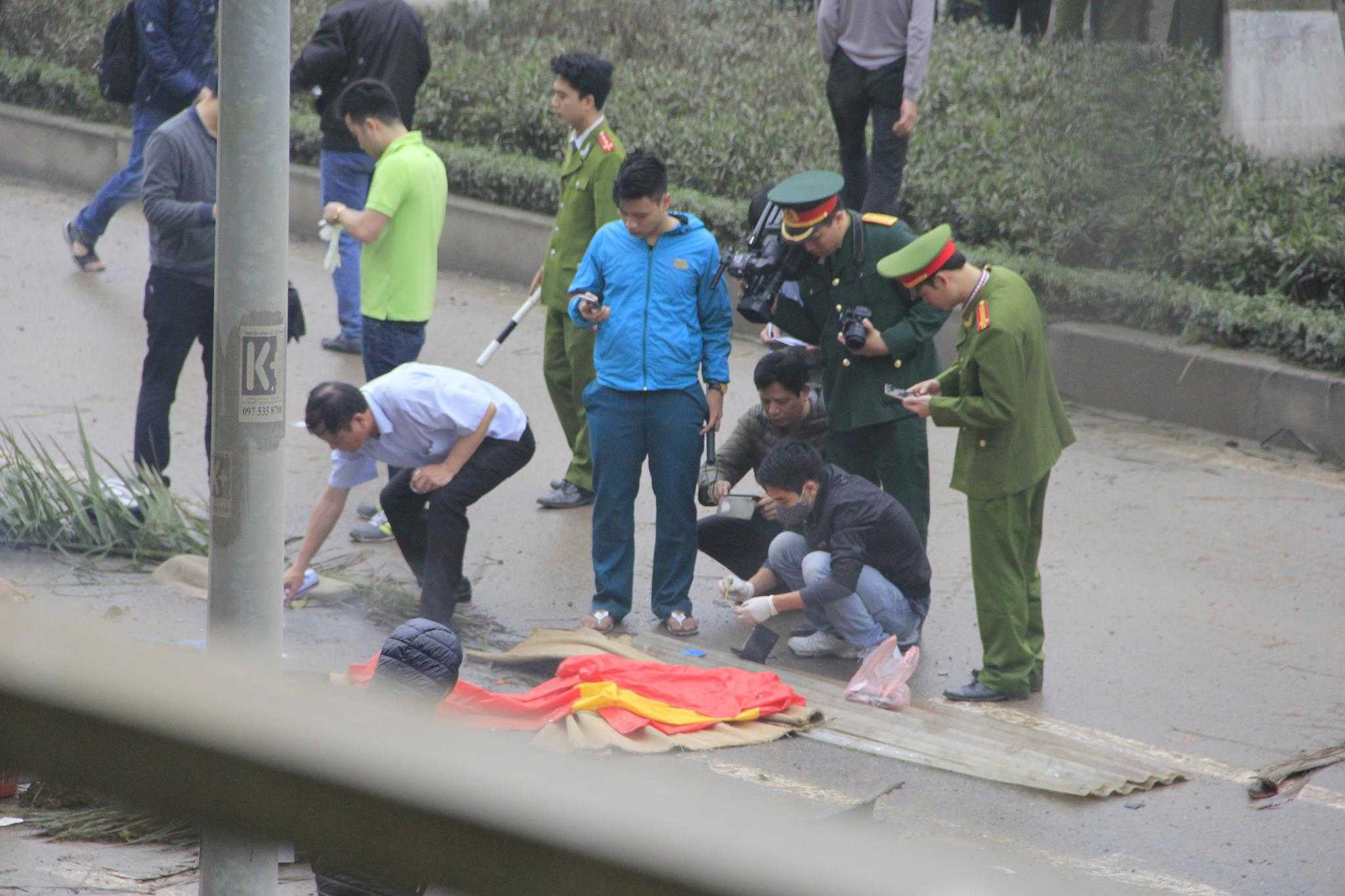 Công an khám nghiệm hiện trường