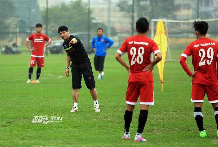 Mục tiêu của thầy trò HLV Hữu Thắng giờ đây là rèn giũa thật 'sắc' lối chơi của riêng mình (ảnh: Phạm Thành)