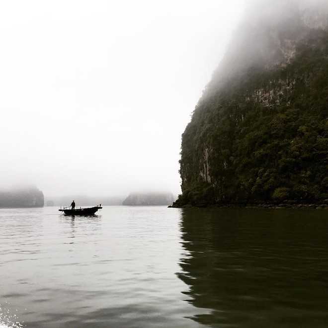 Dàn sao 'Kong: Skull Island' khoe ảnh đi ăn, chơi ở Việt Nam