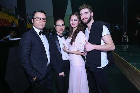 Giám khảo Hồng Việt đánh giá Khánh My là thí sinh có điệu nhảy standard tốt nhất cuộc thi. Không những thế, vị huấn luyện viên cũ của cô còn nhận định rằng nữ diễn viên 9x là người khá thông minh khi biết chọn hai điệu nhảy slow foxtrot và pasodoble để làm bật lên ưu điểm của bản thân. Đồng quan điểm với Hồng Việt, Trần Ly Ly đánh giá cao sự kết hợp giữa kỹ thuật và cảm xúc của Khánh My để cho ra đời một tiết mục hoàn hảo chỉ trong vài ngày chuẩn bị. Chinh phục được 4 giám khảo, Khánh My nhận được tổng số điểm 39, trong đó có 3 điểm 10 tuyệt đối từ Trần Ly Ly, Hồng Việt và Chí Anh. Kết thúc chương trình, cô đứng ở vị trí thứ 2 sau Khả Ngân, tiếp tục lọt top an toàn để vào vòng sau. 