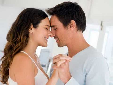 Cánh mày râu nên âu yếm, quan tâm người bạn đời của mình ngay cả trong cuộc sống hàng ngày chứ không chỉ thể hiện ở trên giường