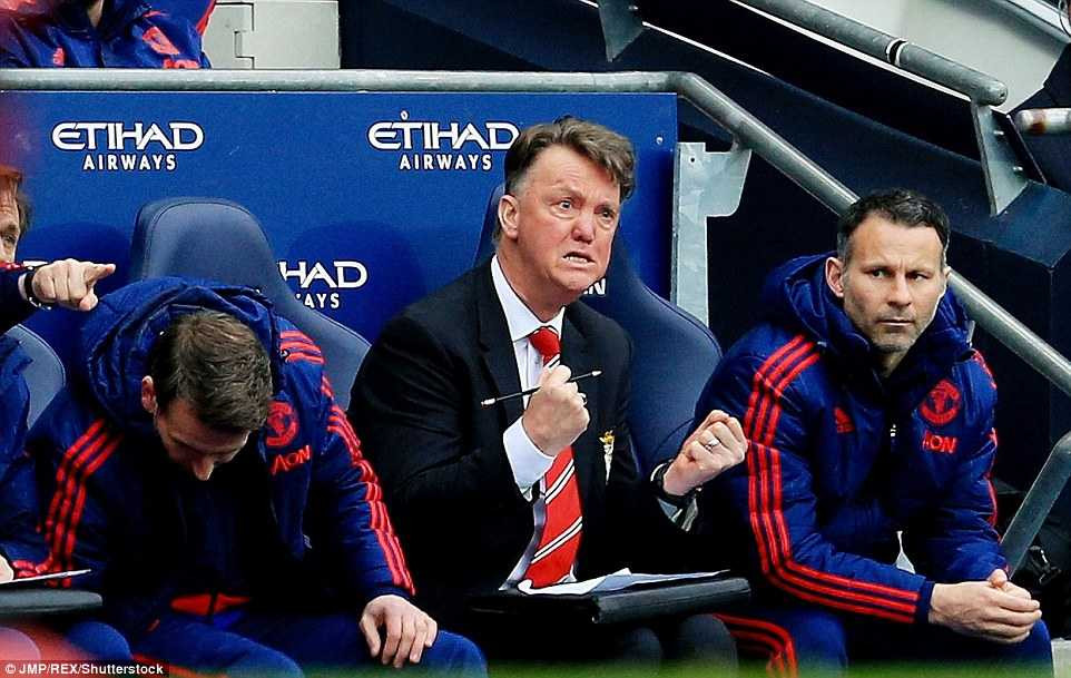 Biểu cảm của Van Gaal với chiến thắng nghẹt thở của Man Utd trước Man City