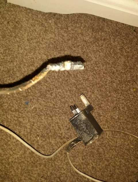 Điện thoại nổ khi sạc qua đêm