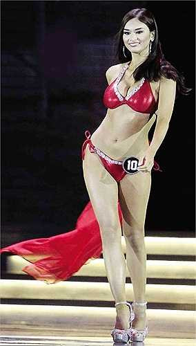 Người hâm mộ tỏ ra khá hài lòng với kết quả top 10 năm nay vì những gương mặt đình đám nhất như hoa hậu Hoàn vũ Pia Wurtzbach, á hậu Hoàn vũ Ariadna Gutierrez, hoa hậu Thế giới Mireia Lalaguna, hoa hậu Quốc tế Edymar Martinez… đều lọt top.