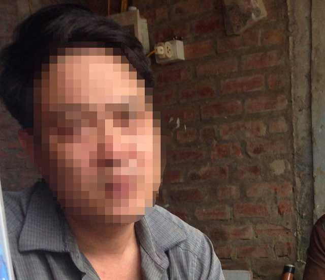 Anh Đào Văn T. chia sẻ: Anh là người trực tiếp lăn khối kim loại cùng anh Phạm Văn Cường.