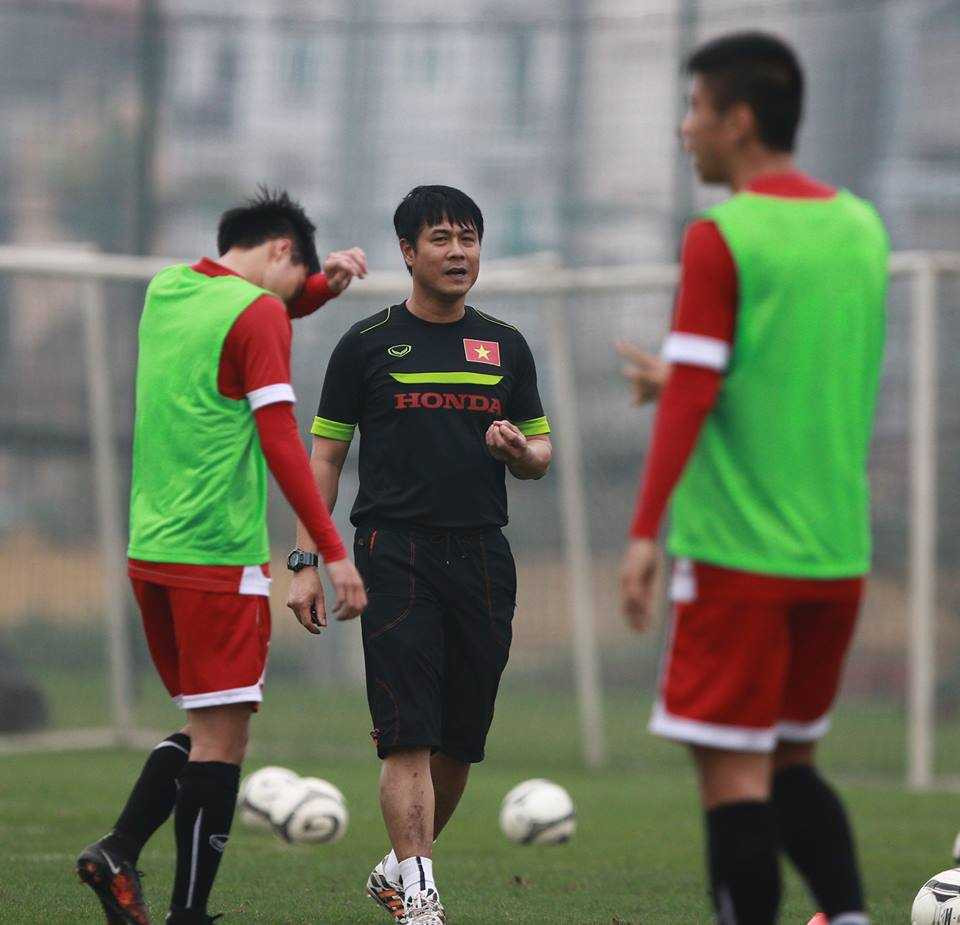 Thi đấu kém cỏi, Quế Ngọc Hải bị HLV Hữu Thắng 'nắn gân'