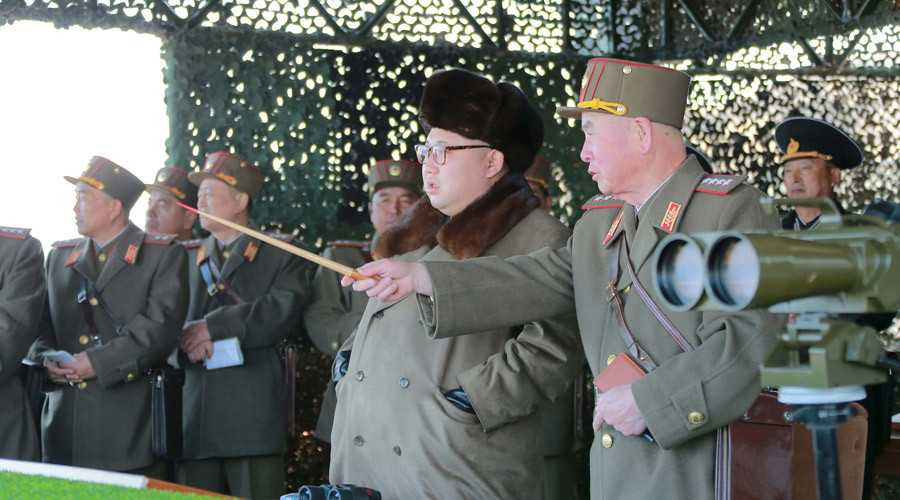 Chủ tịch Triều Tiên Kim Jong-un thị sát quân đội