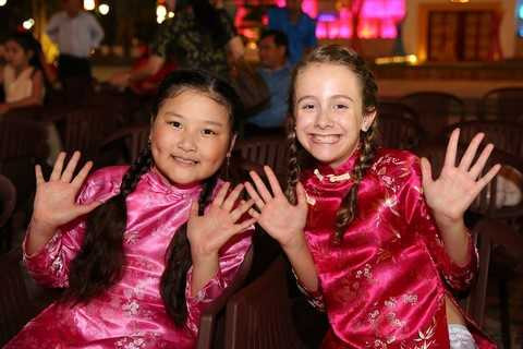 Âm nhạc đã xóa nhòa rào cản ngôn ngữ hay khoảng cách địa lý Âm nhạc đã xóa nhòa rào cản ngôn ngữ hay khoảng cách địa lý