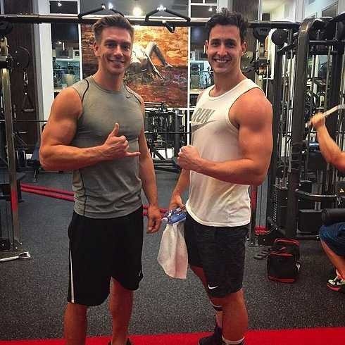 Anh chàng cũng là người truyền cảm hứng cho khán giả sống lành mạnh hơn bằng sự gợi cảm của mình.