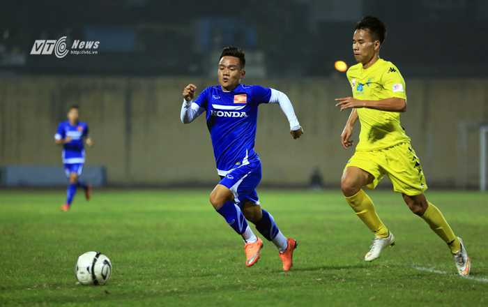 Các tuyển thủ giờ phải cần rèn thêm cách chạy không bóng (ảnh: Phạm Thành)