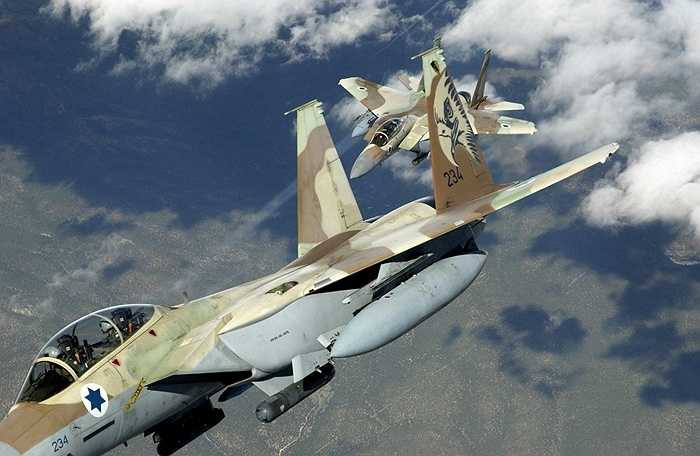 Rằn ri trên chiến cơ F-15 của Israel
