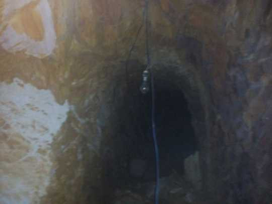 Bóng đèn điện được kéo vào bên trong