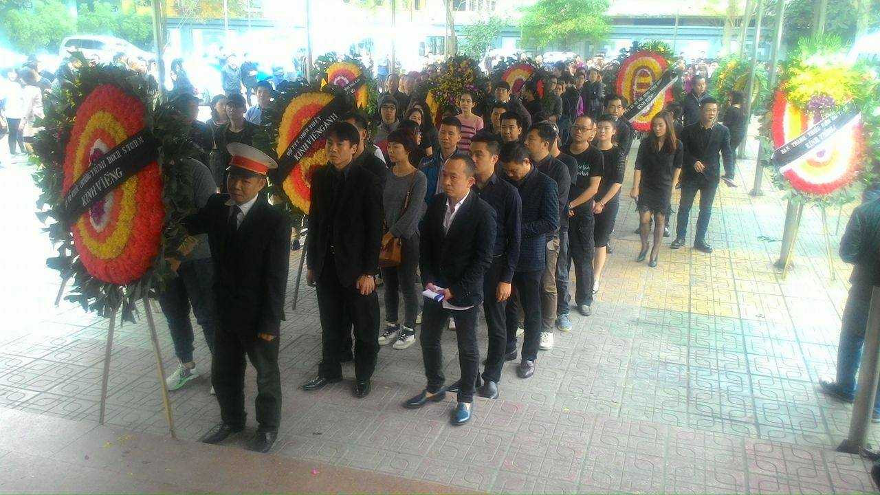 Ông Đinh La Thăng đến viếng rocker Trần Lập