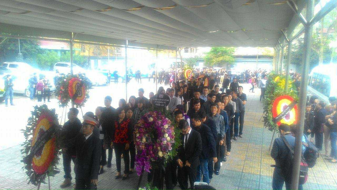 Ông Đinh La Thăng đến viếng rocker Trần Lập