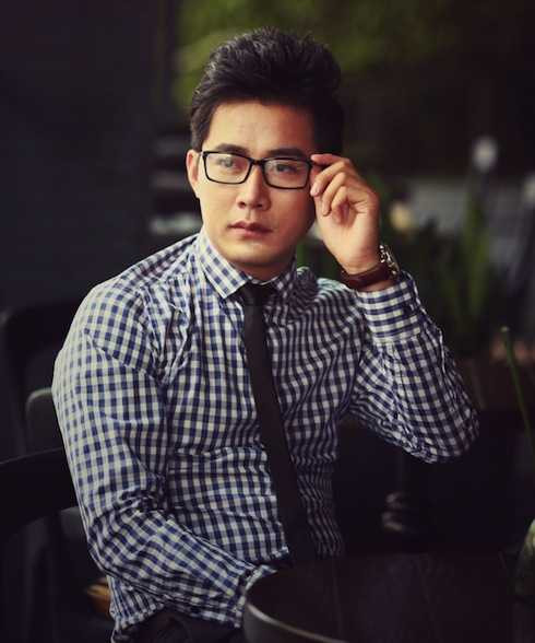 Diễn viên Khôi Trần sở hữu vẻ ngoài điển trai.