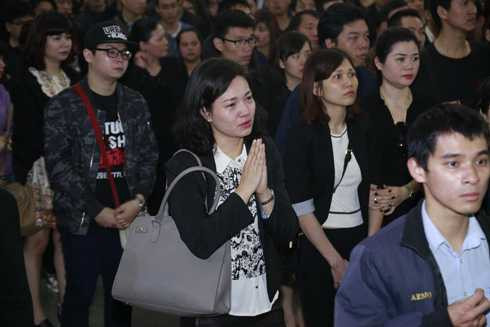 Xuân Bắc, Tự Long an ủi các con của rocker Trần Lập trong tang lễ