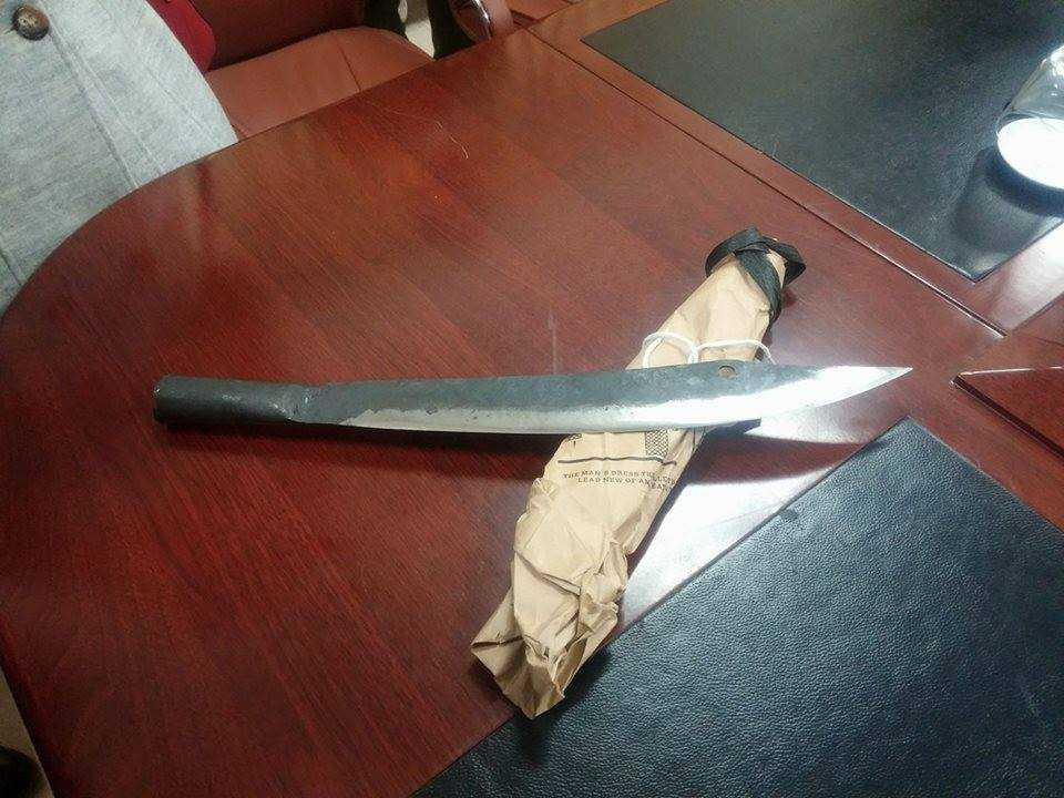 Hung khí các đối tượng sử dụng để đe dọa, cướp tài sản. 