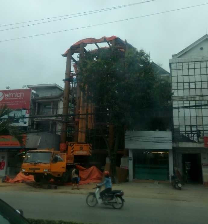 Ngôi nhà gỗ cao 5 tầng với diện tích 180m2 