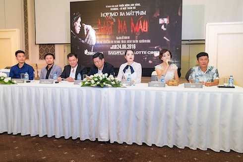 Toàn cảnh buổi họp báo. 