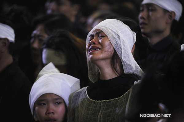 Những khoảnh khắc xé lòng trong tang lễ Trần Lập