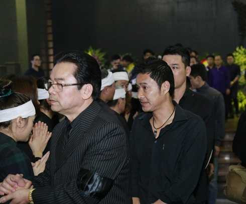 Những khoảnh khắc xé lòng trong tang lễ Trần Lập