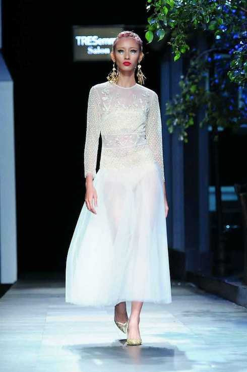 Người mẫu Hằng Nguyễn trong thiết kế của Tùng Vũ.