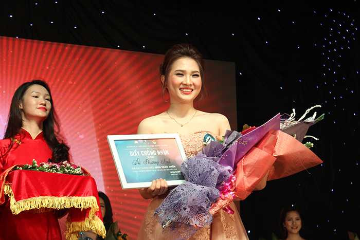 Lộ diện Hoa khôi xinh đẹp Học viện Báo chí năm 2016