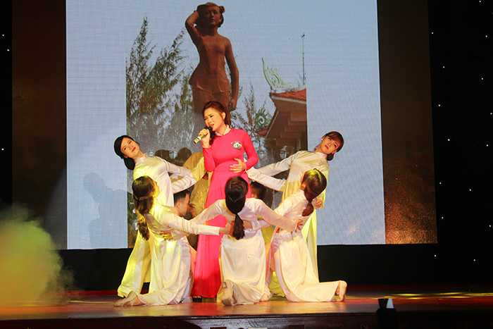 Lộ diện Hoa khôi xinh đẹp Học viện Báo chí năm 2016