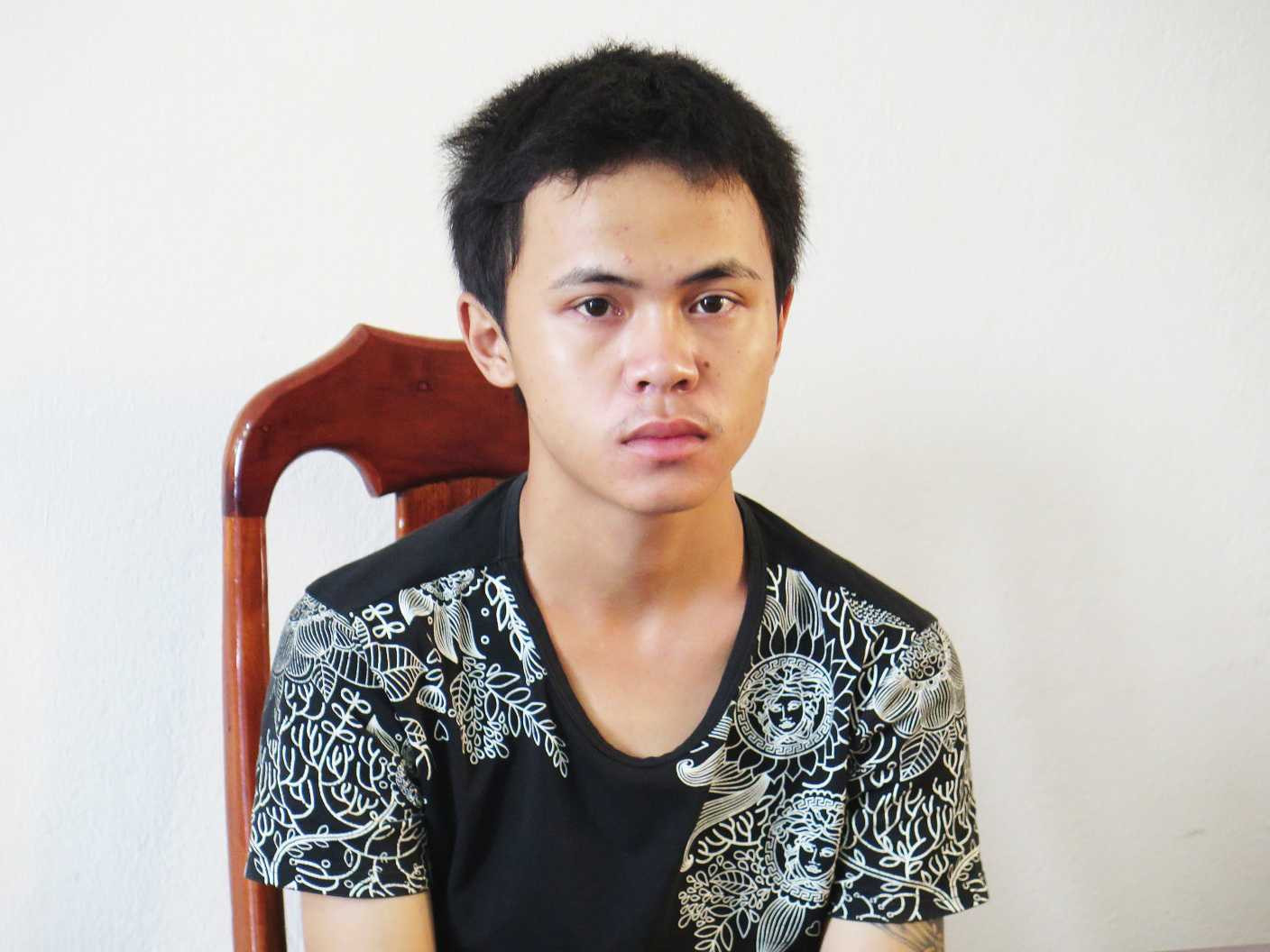 Đối tượng Nguyễn Công Vinh tại cơ quan công an.