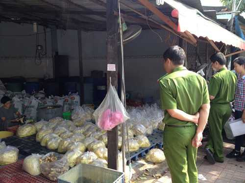 Thực phẩm đẹp nhờ nhuộm hóa chất, những thông tin rợn người