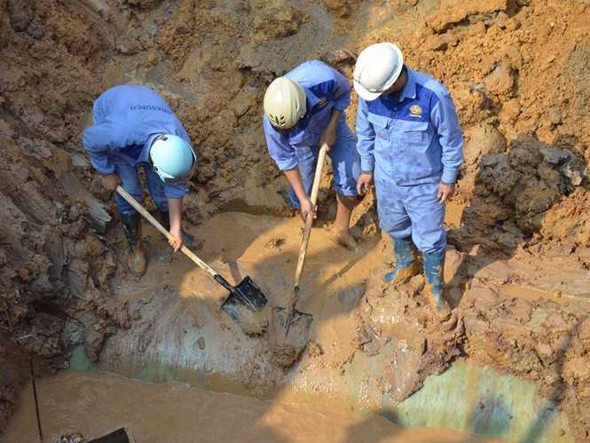 Đường ống nước sạch sông Đà số 1 sẽ phải tiếp tục “gồng mình” nếu tuyến ống số 2 chậm tiến độ - Ảnh: Lê Quân/Thanh Niên