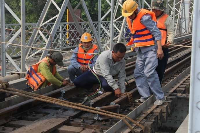 Đơn vị chủ lực tiến hành trục vớt và xây cầu mới là Cienco 1.