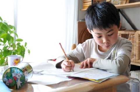 Nên tìm ra cách học và sắp xếp thời gian học hợp lý cho bé