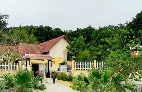 Ngôi nhà “bình thường” của ông Liếc. Ảnh: QN