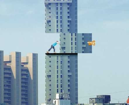 Với tấm biển quảng cáo này, hãng sữa Anado Milk của Ấn Độ hứa hẹn sẽ mang tới “sức mạnh siêu nhân” cho con của bạn. Với tấm biển quảng cáo này, hãng sữa Anado Milk của Ấn Độ hứa hẹn sẽ mang tới “sức mạnh siêu nhân” cho con của bạn.