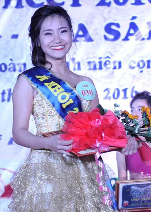 Á khôi 2 Phạm Quỳnh Hương (khoa Ngoại ngữ)