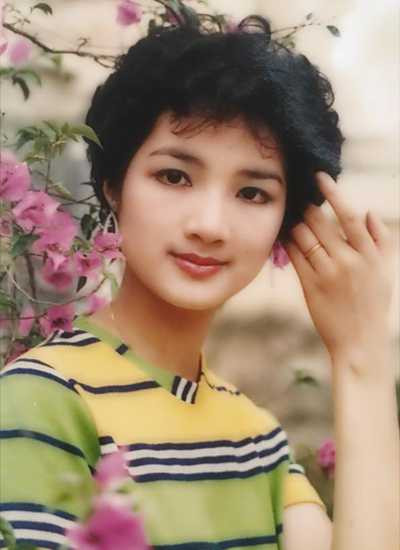 Giáng My sở hữu trọn vẹn vẻ đẹp từ bố mẹ. Giáng My sở hữu trọn vẹn vẻ đẹp từ bố mẹ.