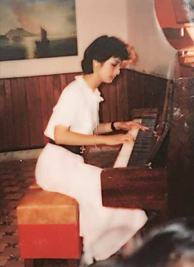 Hình ảnh Giáng My trong bộ phim Hoa hậu mồ côi của Hãng phim truyện Việt Nam ngày trước. Hình ảnh Giáng My trong bộ phim Hoa hậu mồ côi của Hãng phim truyện Việt Nam ngày trước.