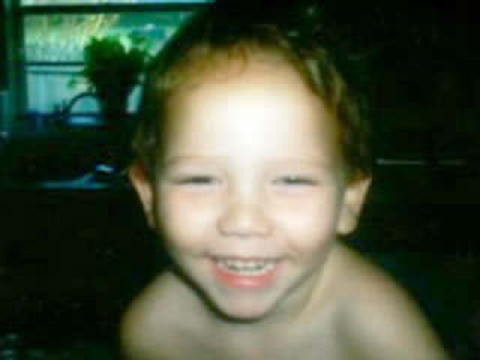 Cậu bé thức gần như 24 giờ mỗi ngày và căn bệnh khiến các bác sỹ phải bó tay dù nhiều năm cố gắng chữa trị cho cậu bé. Cậu bé thức gần như 24 giờ mỗi ngày và căn bệnh khiến các bác sỹ phải bó tay dù nhiều năm cố gắng chữa trị cho cậu bé.