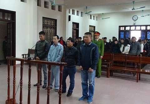 Các đối tượng tham gia gây rối ở Hồ Sen.