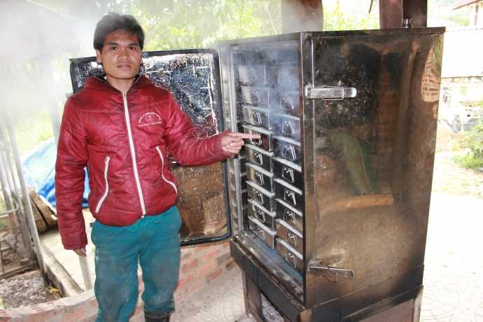 Tủ ủ cơm rượu của nhà ông Bí thư huyện ủy Tây Giang Bríu Liếc