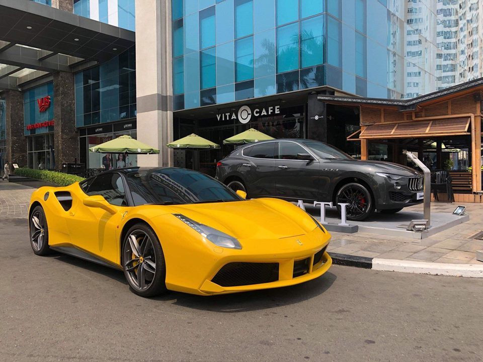 ferrari-488-gtb-mau-vang-cua-anh-huy-da-chinh-thuc-ban-lai-cho-cong-ty-nhap-khau-tu-nhan-o-quan-5-tp-hcm 4